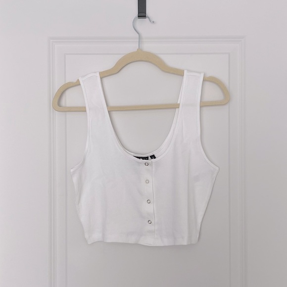 💯3/30$ NWT ASOS DESIGN snaps front crop tank top in white - Picture 5 of 7